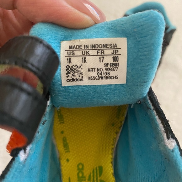 Baby Adidas sneakers - Picture 3 of 4